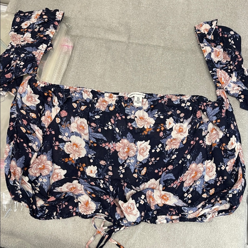 American Eagle Outfitters Dark Blue Floral Crop Top